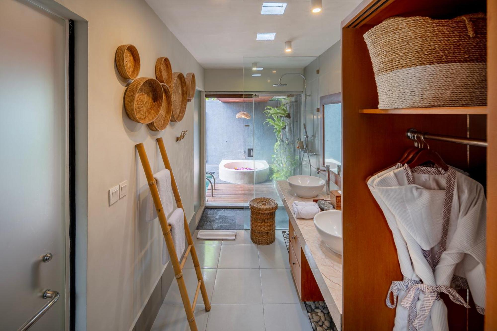 Seminyak Sanctuary Villa By Ini Vie Hospitality 레기안 외부 사진